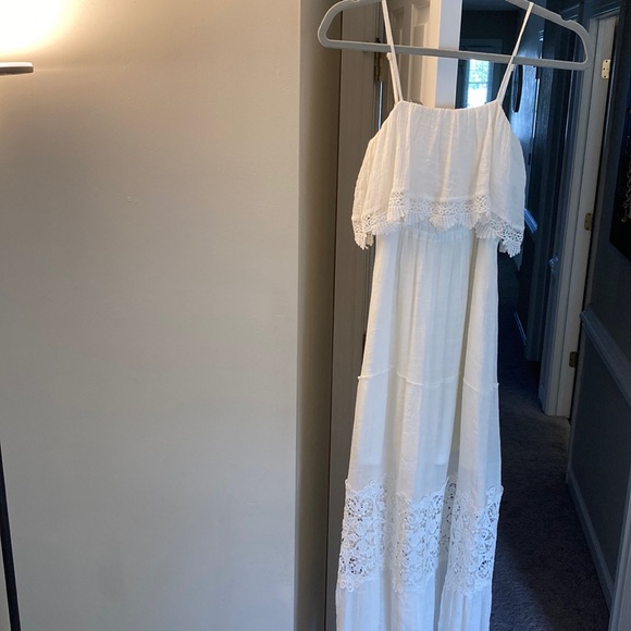 Altar’s state dress. Size small - Picture 2 of 5